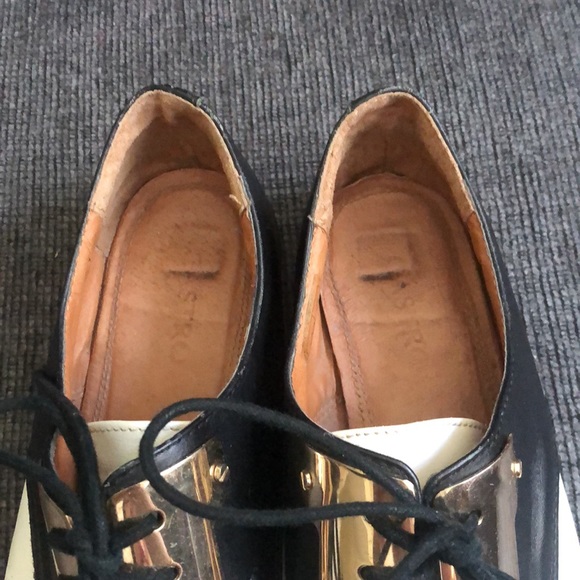 Shoes - Picture 4 of 6